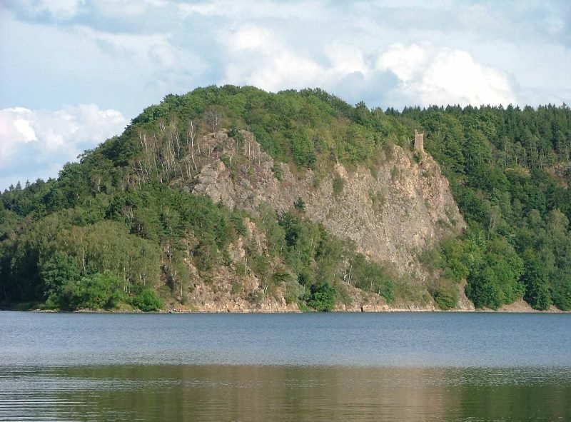 Yachtclub Pardubice, sportovní areál a ubytování na Seči