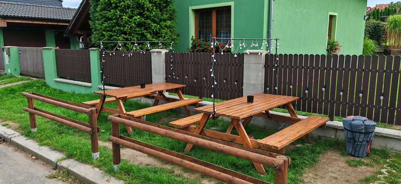 Zmrzlinový a Vinný domeček Hrádek