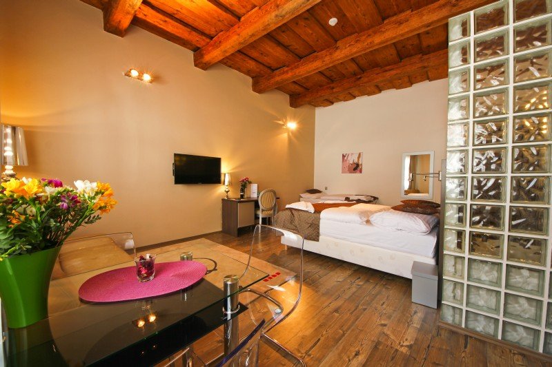 Suites & Apartments U Tří Hrušek