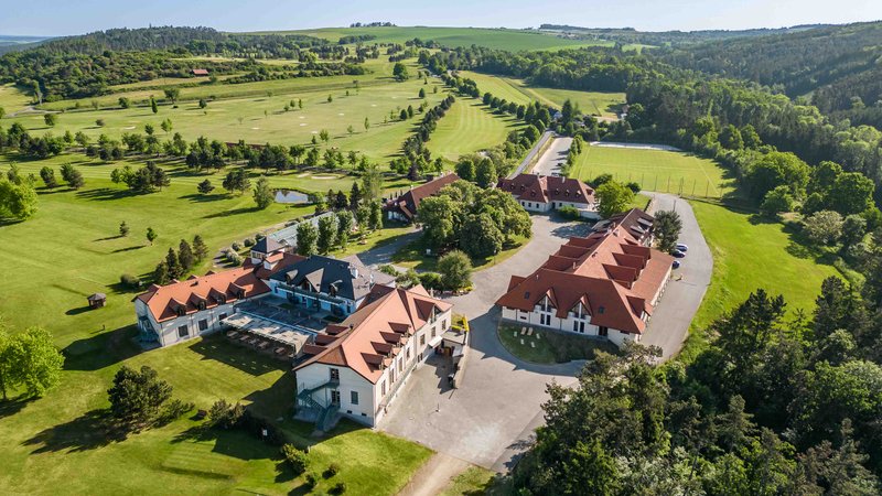 Resort Darovanský dvůr